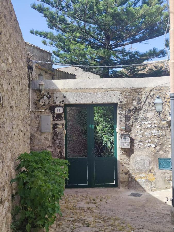 Cortile Via Sales 11 Apartment Erice Exterior foto